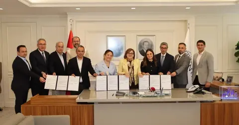 Gaziantep'te GASMEK binası için protokol