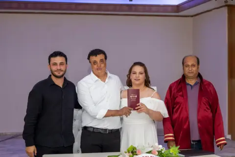 Sağır çift belediye tercümanıyla nikâh oldu