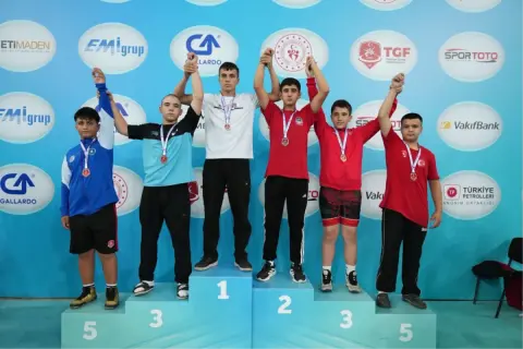 Yıldırım Belediyespor'dan 14 madalya ve 2 kupa