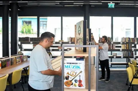 Yaşar Kemal Medeniyetler Kütüphanesi Bursa'da hizmete girdi