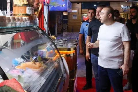 Antalya'da kaldırım işgallerine şok denetim: Masa-sandalye toplandı