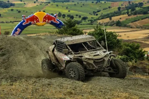 Vezirköprü Offroad'de Oğuz-Ulusoy ve Alver-Sırımoğlu Birinci