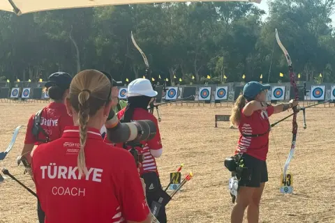 Milli okçu Dünya Yenihayat'tan 2 altın, 1 gümüş