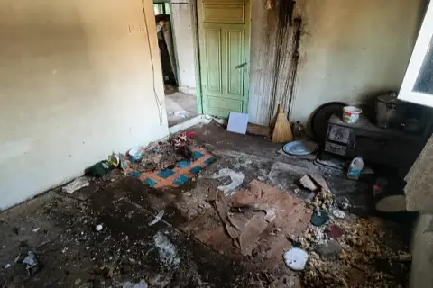 İnegöl'de yalnız yaşlı kadının evi baştan sona yenilendi