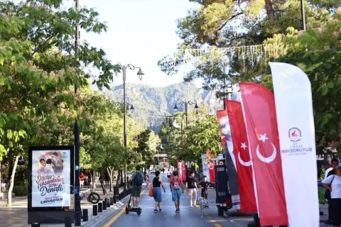 Denizli Çamlık Bulvarı: Pazar keyfi dolu