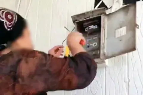 Şanlıurfa'da sayaç hilesi: Kadın tornavidayla kaçak bağlantıyı kesti