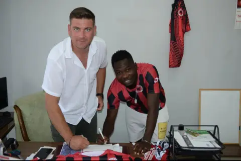 Kırcasalihspor şampiyonluk için İbrahim Komate'yi aldı