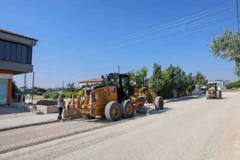 Selçuklu'da 1050 ton asfalt: Sille Ak Mahallesi'nde yol yenilendi