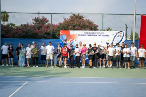 Mersin'de Zafer Bayramı Tenis Turnuvası başladı