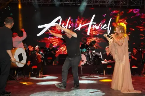 Aslı Hünel 64. Bursa Festivali'nde büyülendi
