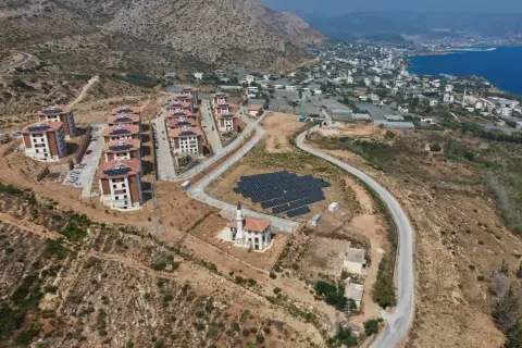 Mersin Aydıncık'ta 1.5 km asfalt: Üretici ve vatandaş gülüyor