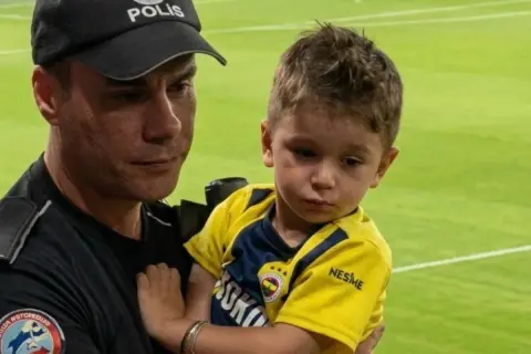 Fenerbahçe, tepki gören minik taraftarı Lyon maçına davet etti