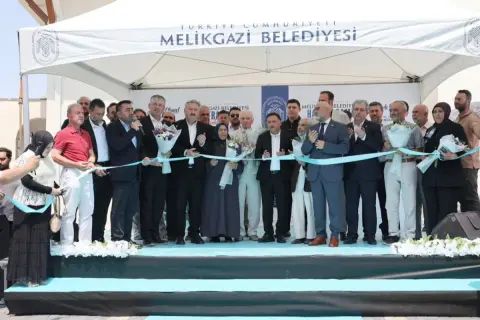 Melikgazi'de 'Hayrat Camii' ibadete açıldı
