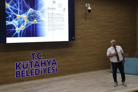 Kütahya Belediyesi personeline yapay zeka eğitimi düzenledi