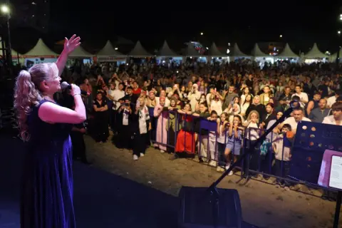 Millet Bahçesi'nde Karadeniz coşkuşı: Binlerce kişi horon tepti