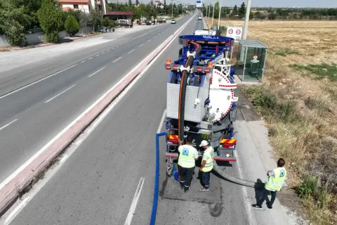 Hatıp Caddesi'ndeki Kanalizasyon Hattı Temizlendi