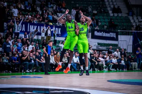 TOFAŞ, EuroCup'a galibiyetle başladı: Chemnitz 82-69 yendi