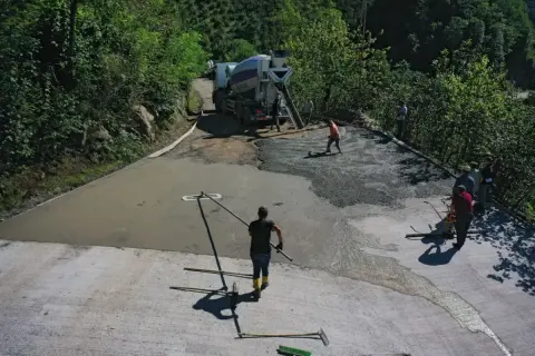 Ordu'da 600 metre beton yol hayatını kolaylaştırdı