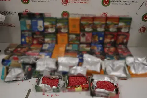 Havalimanı'nda 20,260 gram metamfetamin ele geçirildi