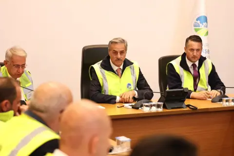 Sakarya'da 27 yılın yağışı 24 saatte düştü: 30 saattir şelale
