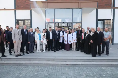 Melikgazi'de 8 Ünütlü Diş Polikliniği Açıldı