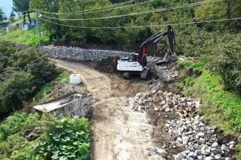 Fatsa'da Yol Güvenliği için 110 Metre Taş Duvar