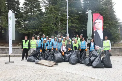 Uludağ’da Temizlik Günü: Gönüllüler El Ele Verdi