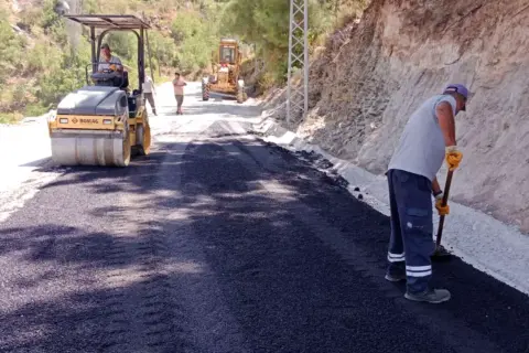 Antalya'da kırsal yollara asfalt seferberliği