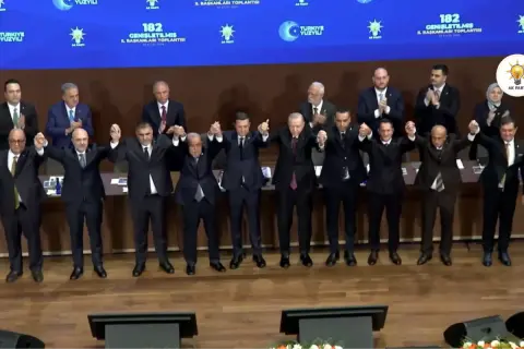9 belediye başkanı AK Parti’ye geçti