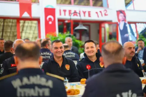 Başkan Dutlulu itfaiyecilere 'Siz kahramansınız' dedi