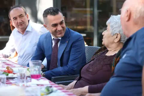 Antalya'da Alzheimer'e 'Mavi Ev' Desteği
