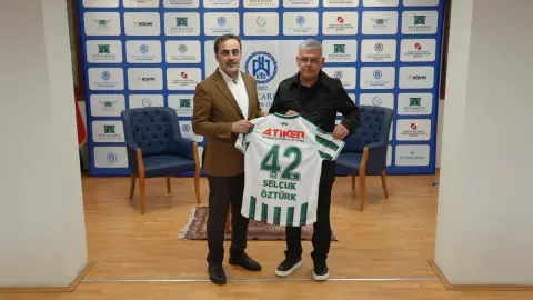 Konyaspor Başkanı Atiker, KTO Başkanı Öztürk'ü makamında ziyaret etti