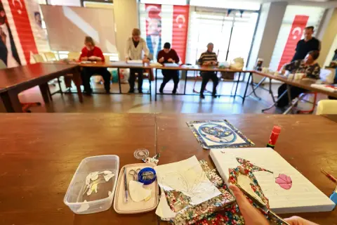 Meslek Fabrikası'nda Efes tarihi kumaşla canlanıyor