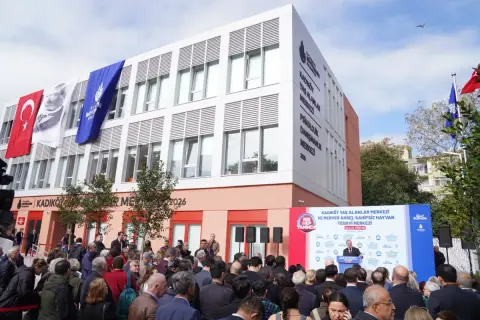 İBB Kadıköy'e iki yeni merkez açtı: Yaşlı bakım ve hayvan hastanesi