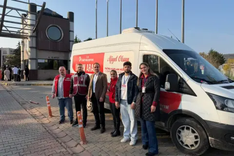 İzmit Belediyesi KPSS adaylarına su ikramı, başarı diledi