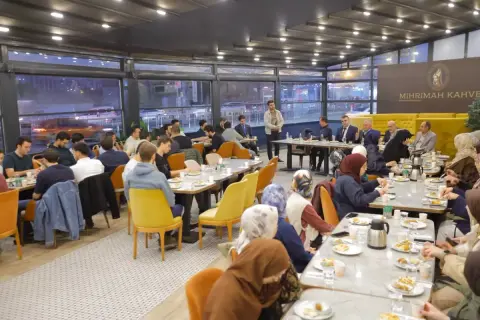 Dr. Büyükkılıç'tan genç hekimlere: "Vicdanla dokunun, aletlere siz hükmedin"