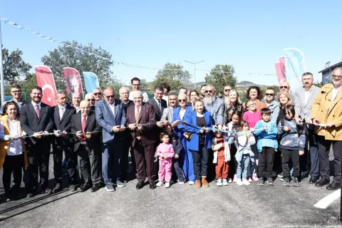 Nilüfer’de sahipsiz hayvanlar için “Umut Ağacı” açıldı