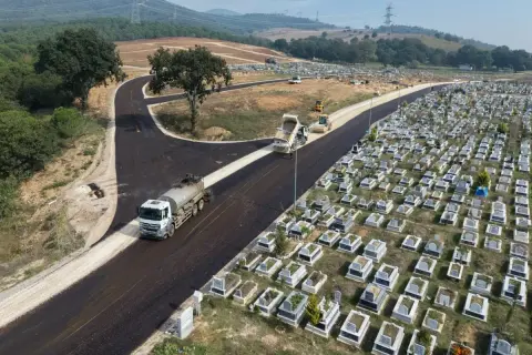 Erdoğanköy Mezarlığı yolları yenilendi: 4,5 km asfalt