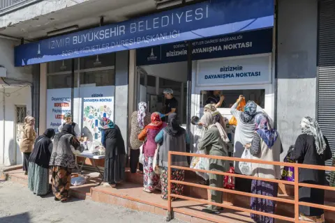 İzmir Büyükşehir'den haftada 16 bin yemek desteği