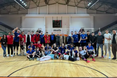 İnegöl Belediyespor 3. maçta da set kaybetmedi