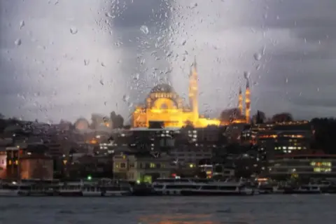 İstanbul'da okullar tatil, motosikletler yasaklandı