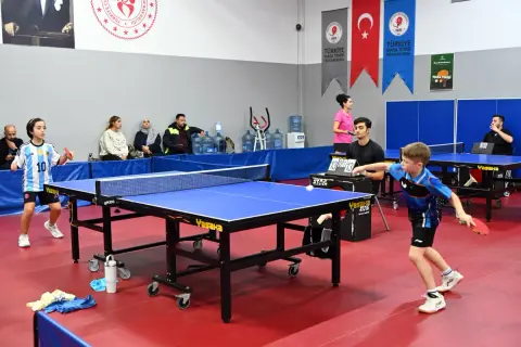 Yalova'da Cumhuriyet Masa Tenisi Şampiyonları Belirlendi