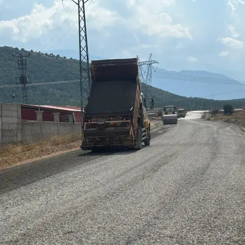 Göksun'de 9 Milyonluk Yol Yatırımı: Asfalt İşleri Devam Ediyor