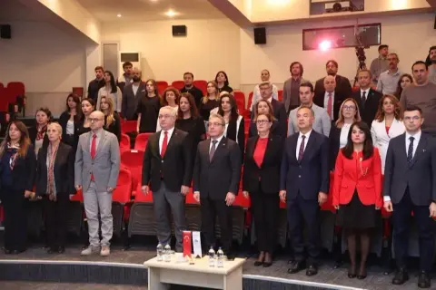 İzmir'ün 5 üniversitesi Cumhuriyet'i anlattı