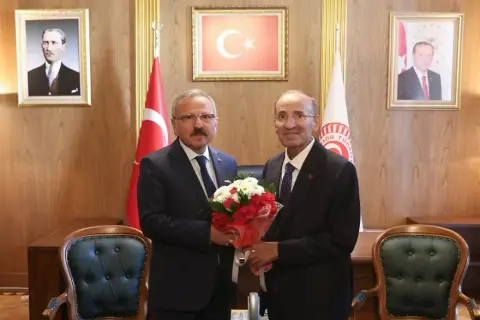 TBMM'de devir teslim: Bozdağ'ın yeri Beyazıt aldı