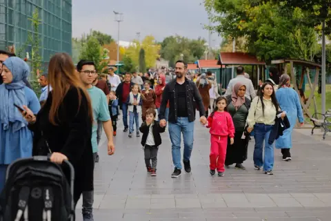 Kayseri'de Hayvanat Bahçesi Ücretsiz: Aileler Akın Etti