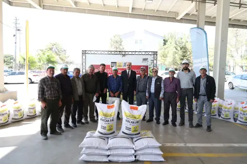 Başkan Altay: 1,2 Milyon Kg Macar Fiği Tohumu Hibe Oldu