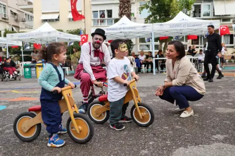 Karabağlar'da 'Herkes İçin Hareketlilik' etkinliği: Kent erişilebilirliği gündeme geldi