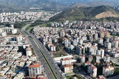 İzmir'e yeni üst geçit: Trafik akışı rahatlayacak