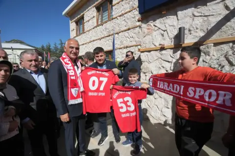 İbradı ve Ormana Gençlik ve Kültür Merkezleri Açıldı